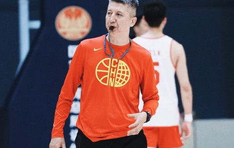 深圳男篮训练开放日，清晨主帅复盘引欢呼，欧超杯在即，团队化学反应显著-开云集团